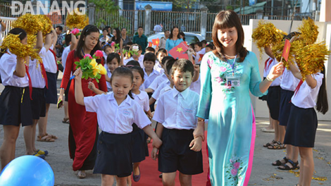 Đà nẵng t’bhlâng p’too pa choom bhiệc ặt mamung liêm crêê cóh trường học