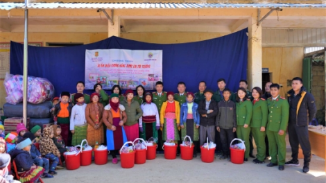 Cher đoọng pr’loọng đong đha rựt lâng học sinh zr’lụ da ding ca coong k’noong k’tiếc tỉnh Hà Giang