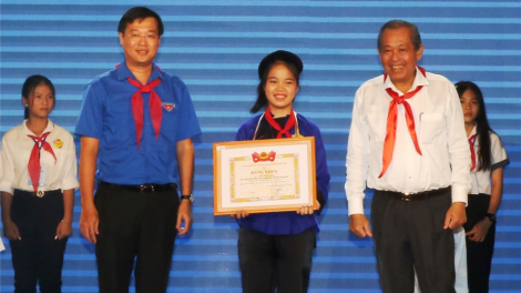 Phó Thủ tướng Chính phủ Trương Hòa Bình: Cắh đớc p’niên k’tứi lum pr’ặt tr’mông zr’nắh k’đháp crêê ta lơi n’đắh hoọng