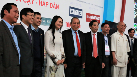 Phó Thủ tướng Trương Hoà Bình pấh bế mạc Hội báo prang k’tiếc k’ruung 2019