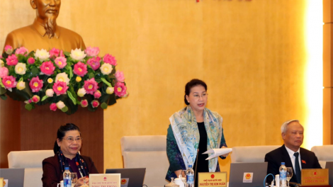 Ra diu đâu, tơợp bhrợ têng g’lúh pr’họp 33 Ủy ban Thường vụ Quốc hội