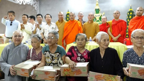 Lào: Đoọng 1 r’bhâu hun pr’hêl ha đhanuôr coh zr’lụ tuh bhlong Champasac