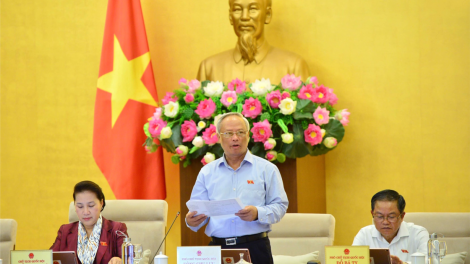 Ủy ban Thường vụ Quốc hội đọong boóp p’rá đăh báo cáo sơ kết 05 c’moo  xay bhrợ Hiến pháp c’moo 2013