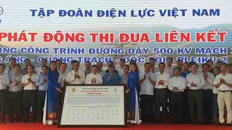 Phó Thủ tướng Trịnh Đình Dũng pấh bhiệc bhan thi đua pa tệêt pa zưm apêê dự án a ngoọn 500Kv