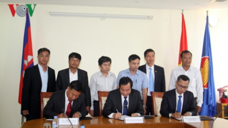 Pazêng trường đại học Việt Nam lâng Campuchia t’bhlâng k’rong pa choom manuýh pa bhrợ.