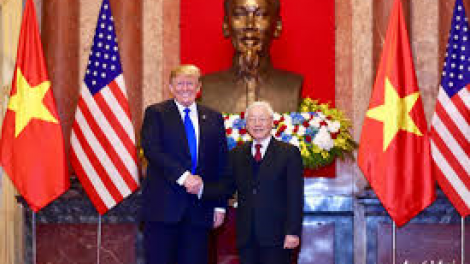 Tổng Bí thư, Chủ tịch k’tiếc k’ruung Nguyễn Phú Trọng prá xay lâng Tổng thống Hoa Kỳ Donald Trump