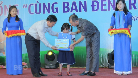 Pazao đoọng 60 hun học bổng “Đh’rứah lâng pr’zợc tước ooy trường”