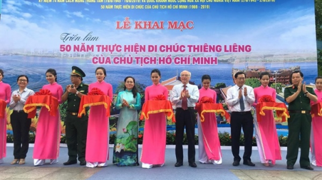 Triển lãm tranh 50 c’moo bhrợ têng di chúc Bác Hồ