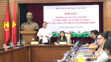 T’ngay bhiệc bhan Văn hoá acoon Thái g’luh II vêy ta bhrợ têng đhị thành phố Điện Biên Phủ tơợ t’ngay 18- 20/10