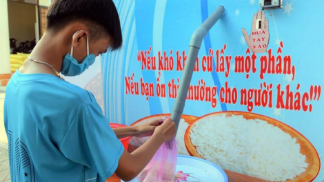 Phó Chủ tịch k’tiếc k’ruung pa gơi thư hơnh déh bh’rợ chr’nắp liêm zooi zúp đhanuôr âng manứih bhrợ t’váih ATM cha nêếh