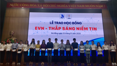 100 sinh viên đớp học bổng “EVN – Bắt ang c’lâng r’rơơm”