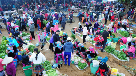 Chợ phiên gặp gỡ