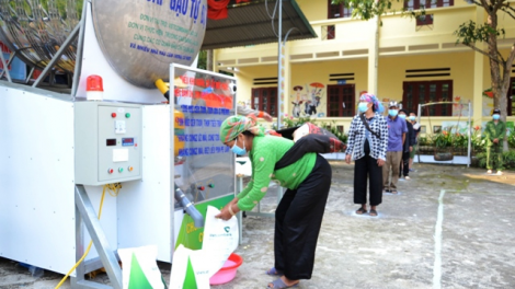 Tơơm ATM ch’nêêh lưu động âng báo chí tươc lâng đha nuôr zr’năh k’đhap