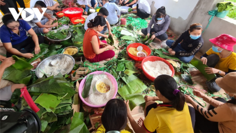 Phú Yên: Zập t’ngay 500 cha nắc ting pâh tôm bánh chưng zooi đhanuôr zr’lụ tuh