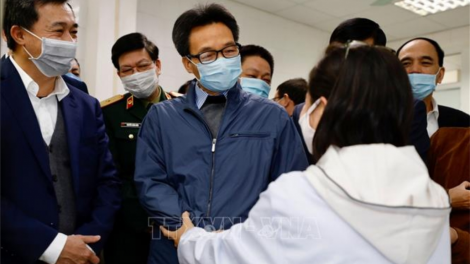 Phó Thủ tướng Vũ Đức Đam lưm ta moóh manứih bơơn ta tiêm lêy vaccine Covid-19