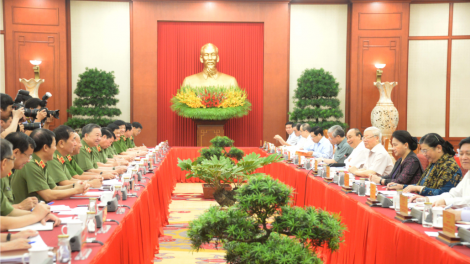 Bộ Chính trị pa bhrợ lâng Thường vụ Đảng uỷ Công an Trung ương đăh ra văng Đại hội Đảng bộ CATW g’luh VII