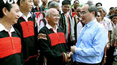 Ma nuyh  vêy chr’năp ma bhuy đhị Chư Pơng (Gia Lai): Ta luôn đơơng chô pazêng rau liêm ta nih