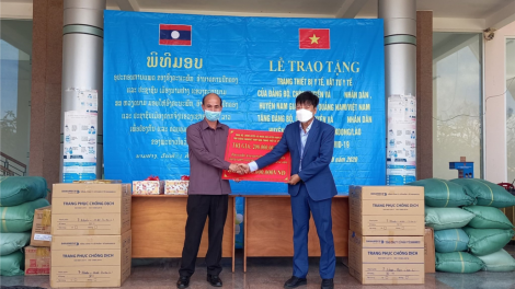 Nam Giang: Pazao đoọng 2 tấn cha nêếh lâng pr’đươi pr’dua y tế đoọng ha pr’zợc Lào