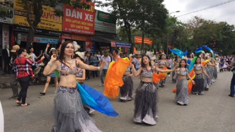 Festival Huế c’moo 2020 năc vêy ta bhrợ têng coh tr’nơơp c’xêê 4