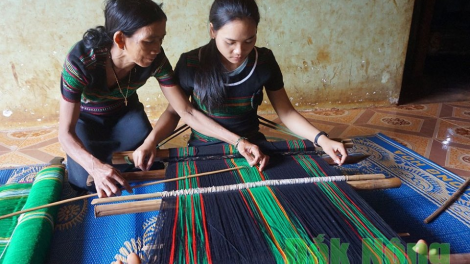 Zư rau chăp kiêng lâng bh’rợ taanh n’đooh adooh