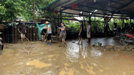 Hội Chữ thập đỏ Việt Nam: năc cớ zup zooi đhanuôr miền trung bhr’lậ râu bil hư tu đhí boo tuh bhlong bhrợ t’vaih