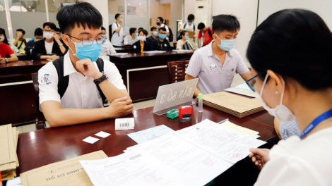 Zâp trường Đại học lêy cha mêết zooi zúp sinh viên zr’lụ túh bhlong