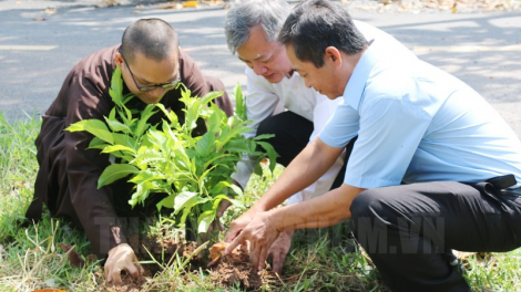 Xa nay bh’rợ âng apêê chức sắc tôn giáo Chăm coh bh’rợ bhrợ pa dưr c’rơ đoàn kết pazêng acoon cooh