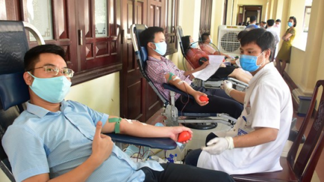 Thừa Thiên Huế: Bâc cán bộ n’jưah zêl lâng cha groong pr’luh cr’ay Covid-19 n’jưah đoọng a ham trông dâc ma nưih