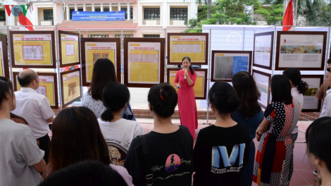 Tơơp bhrợ Triển lãm bản đồ lâng pa căh bha ar pa tơ “Hoàng Sa, Trường Sa âng Việt Nam – Đợ c’leh lịch sử lâng pháp lý” đhị Sơn La