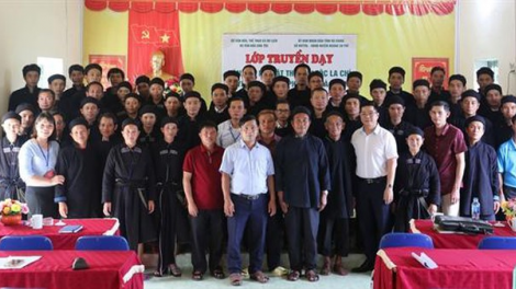 Bộ Văn hoá Thể thao Du lịch: Bhrợ têng bhiệc pa choom văn hoá phi vật thể đoọng ha đhnauôr La Chí lâng Phù Lá