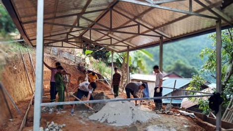 K’ha riêng pr’loọng đha rứt zr’lụ k’noong k’tiếc chr’hoong Mường Tè, tỉnh Lai Châu bơơn zooi zúp bhrợ đông ắt