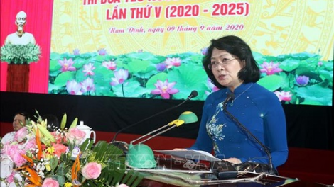 Phó Chủ tịch k’tiếc k’ruung Đặng Thị Ngọc Thịnh pấh Đại hội thi đua chắp kiêng k’tiếc k’ruung tỉnh Nam Định