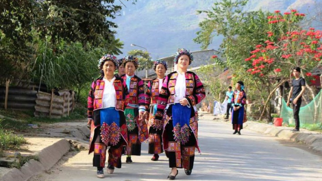 Hà Giang: T’ngay bhiệc bhan văn hoá acoon cóh Lô Lô c’moo 2020-j’niêng cr’bưn ma bhưy chr’nắp vêy bấc nghệ thuật