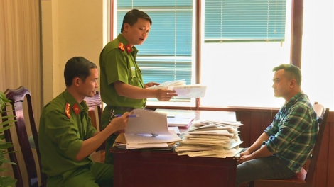 Khởi tố manuyh đoọng vặ zên lâng đợ zên lãi tươc 243,3%coh muy c’moo