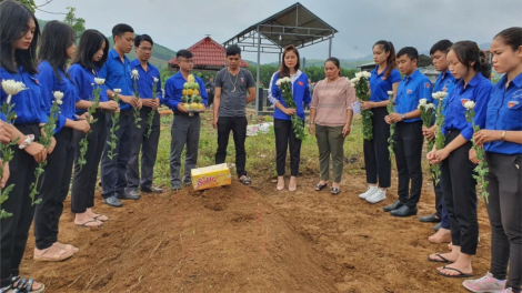 Phó Bí thư Đoàn chr’val chêêt bil bêl zooi đha nuôr: Chơớ hay đha đhâm Giẻ Triêng