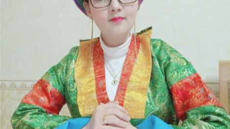 Cô giáo Mông chroi c’rơ zêl pr’luh Covid-19 lâng apêê clip p’rá Mông xay truih coh mạng xã hội
