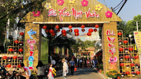 Lêy cha mêết râu liêm pr’hay cóh k’tiếc Tây Đô