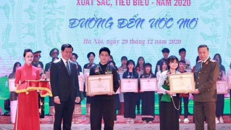 Đợ t’crô pô t’mêê liêm chroi pa xoọng bhrợ bhưng ang vel bhươl