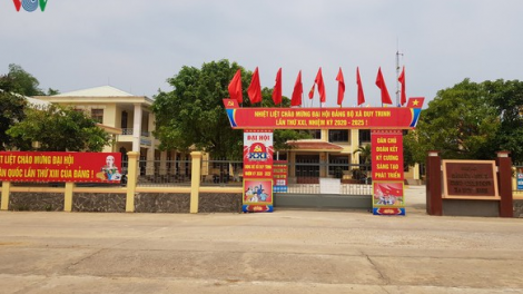Quảng Nam-bhrợ đoọng chế độ ha cán bộ, công chức cấp chr’val u xưa