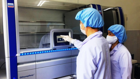 Quảng Nam: N’tool cr’chăl ch’mêêt lêy t’nôm pay câl máy xét nghiệm