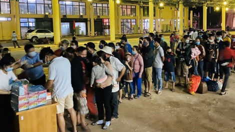 Quảng Trị: Pa đhêy glúh moót lâng manứih lướt vốch đhị cửa khẩu Quốc tế La Lay