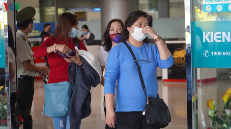 Tang bhuông păr Tân Sơn Nhất t’bhlâng zâl pr’luh cr’ăy c’lâng pr’hơơm