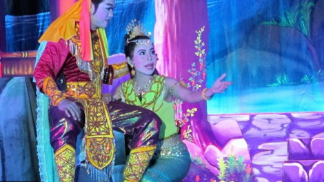 Sóc Trăng bhrợ Liên hoan Nghệ thuật sân khấu Dù Kê đha lum Hơnh deh 100 c’moo dưr vaih lâng pa dưr