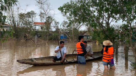 Thừa Thiên Huế: Tân tọp bhuông bêl đac lái bơơn axiu, bơr cha năc manuyh chêệt