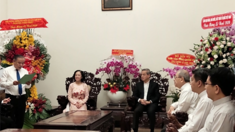 Trưởng ban Dân vận Trung ương Trương Thị Mai lưm lâng hơnh deh Giáng sinh đhị TPHCM