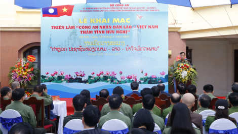 Bộ Công an bhrợ têng triển lãm Công an nhân dân Lào- Việt- chr’năp pr’hay xa nay bh’rợ zr’ziêng