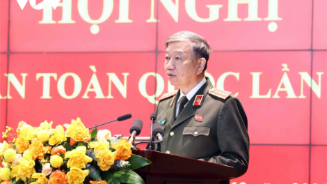 Bộ trưởng Tô Lâm: Đhị ooy đơc c’bhuh môp lêt dưr vaih k’đhap, năc vêy toom rơợng bh’cộ Công an đhị đêêc