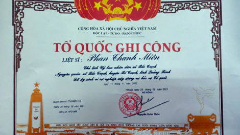 Xay moon nắc liệt sĩ cơnh lâng Chủ tịch chr’val chệêt bil tu đhanuor coh g’luh boo tuh