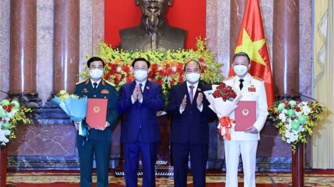 Chủ tịch k’tiếc k’ruung Nguyễn Xuân Phúc cher đoọng Quyết định bổ nhiệm ha pêê thành viên Chính phủ