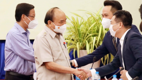 Chủ tịch k’tiêc k’ruung p’too moon 5 râu choom vêy âng doanh nhân Việt Nam